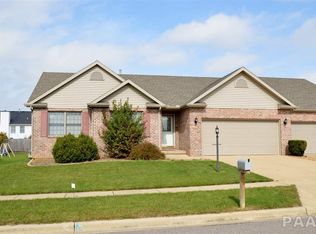 1913 English Oak, Washington, IL 61571