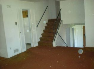 21 Country Club Ln, Elizabeth, NJ 07208