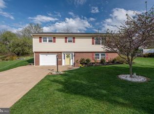 313 Greenbriar Rd, Martinsburg, WV 25401