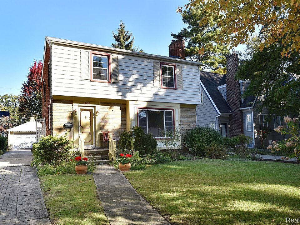 1st image of 1612 Roseland Ave