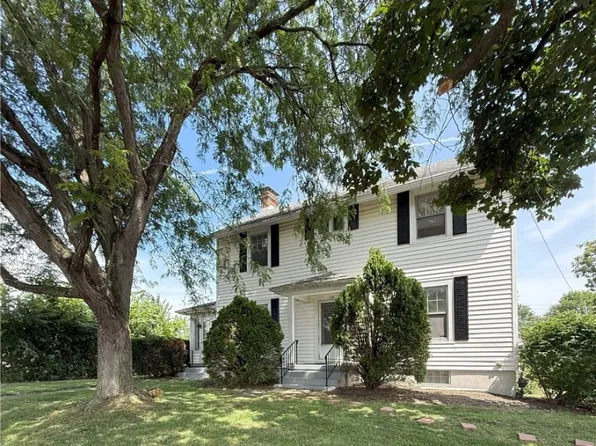 1129 W Dorothy Ln, Dayton, OH 45409