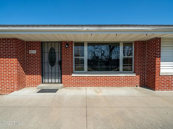 4th image of 5214 Henwick Ln
