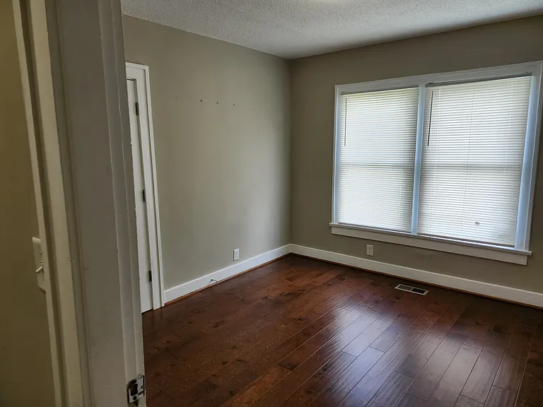 105 Alpine Dr — Photo 14