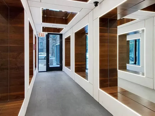 924 Myrtle Avenue image 6 of 7