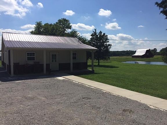 3rd image of 807 Old Nashville Dirt Rd
