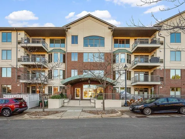 5275 Grandview Sq APT 3210, Edina, MN 55436