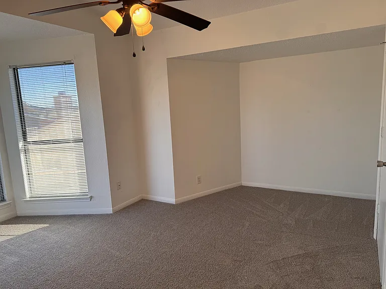 UNIT 521 BEDROOM 1
