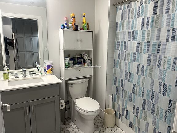 4th image of 30 Polk St Unit 401
