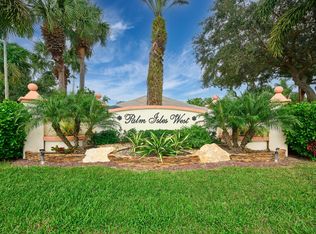 9679 Crescent View Dr N, Boynton Beach, FL 33437