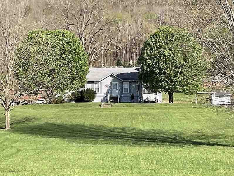 1st image of 615 Dogwood St