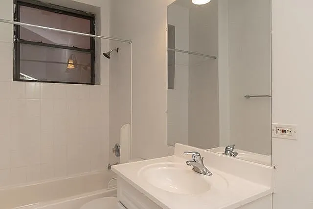 742 W. Fullerton — Photo 10