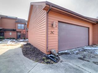 3 Lyndhurst Pl, Champaign, IL 61820