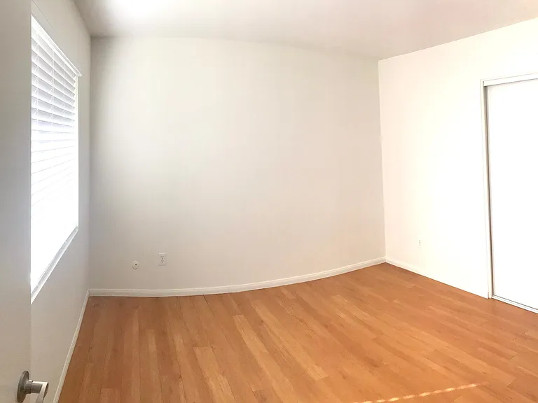 22819 Gershwin Dr — Photo 10