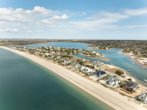 147 Cold Spring Point Rd, Southampton, NY 11968