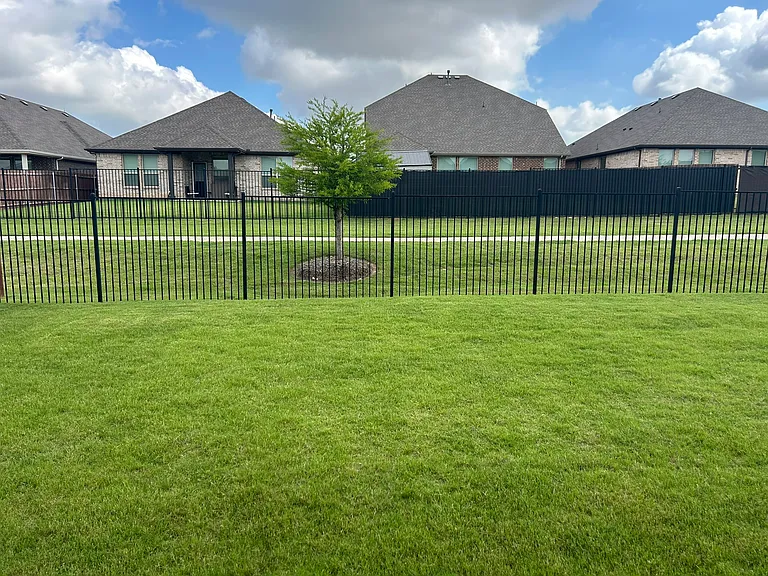 2032 Windsor Dr — Photo 4