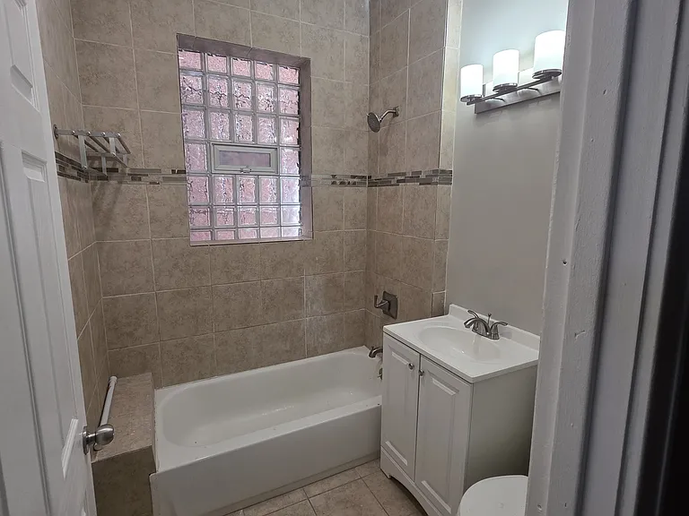 4238 W Washington Blvd #1 — Photo 5