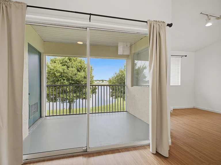 13215 Glenmoor Dr — Photo 1