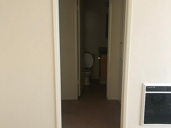 5th image of 202 E Cypress St APT 4