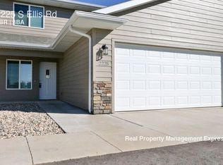 2225 S Ellis Rd, Sioux Falls, SD 57106