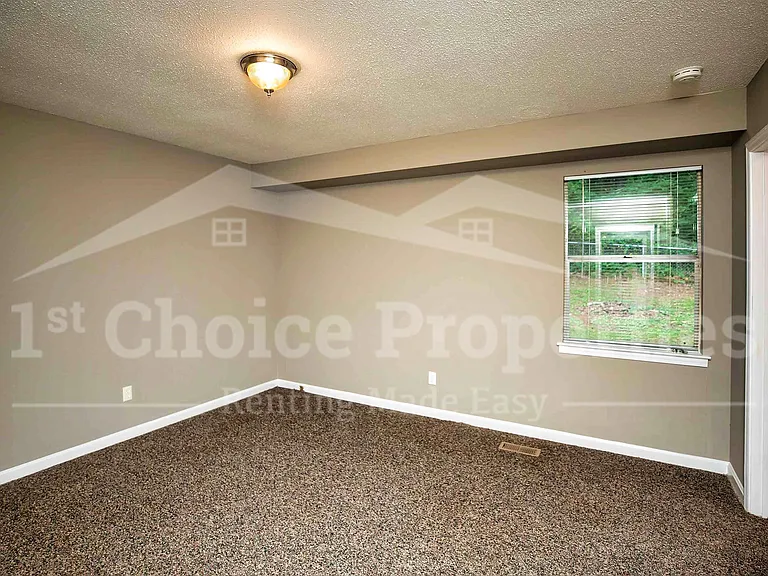 7823 Happy Hollow Rd #1 — Photo 10