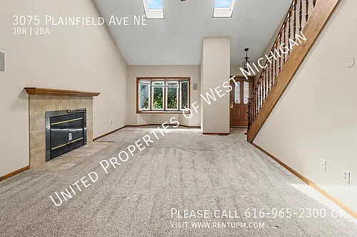 3075 Plainfield Ave NE Photo 1