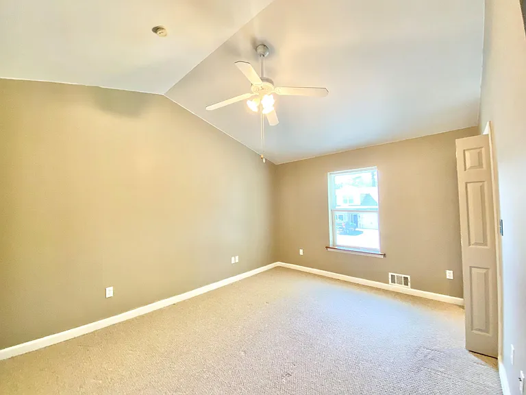 1001 Bloom Rd #104 — Photo 2