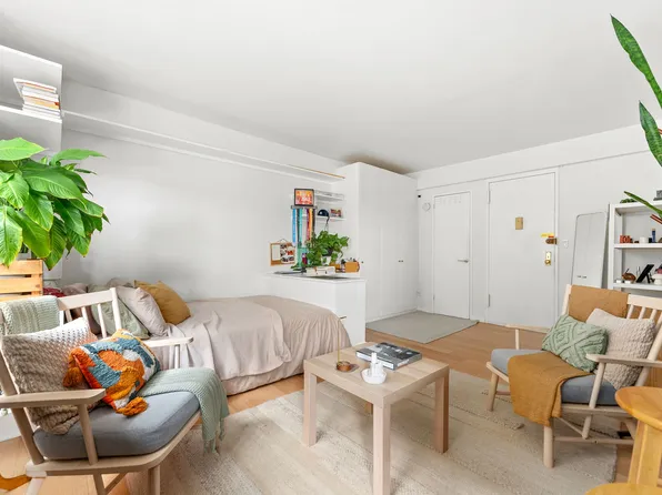 345 West 145th Street image 2 of 5