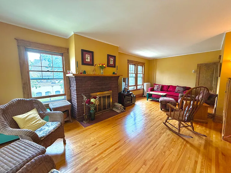 2150 Carter Ave #2 — Photo 3