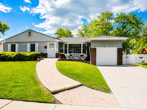 1359 E Dorothy Dr, Palatine, IL 60074