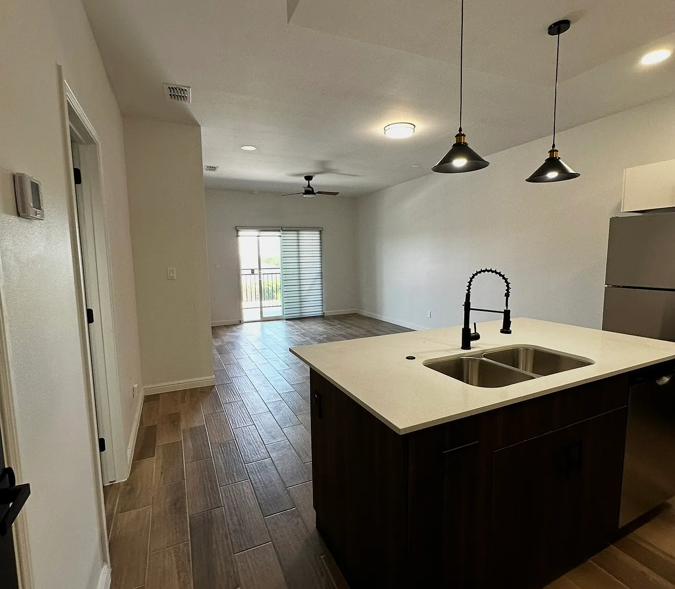 1 bed, 766 sqft, $1,115 — Photo 3
