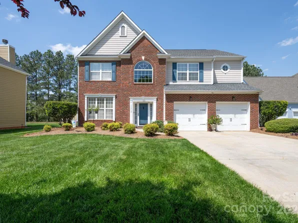 11312 Fox Hill Dr, Charlotte, NC 28269