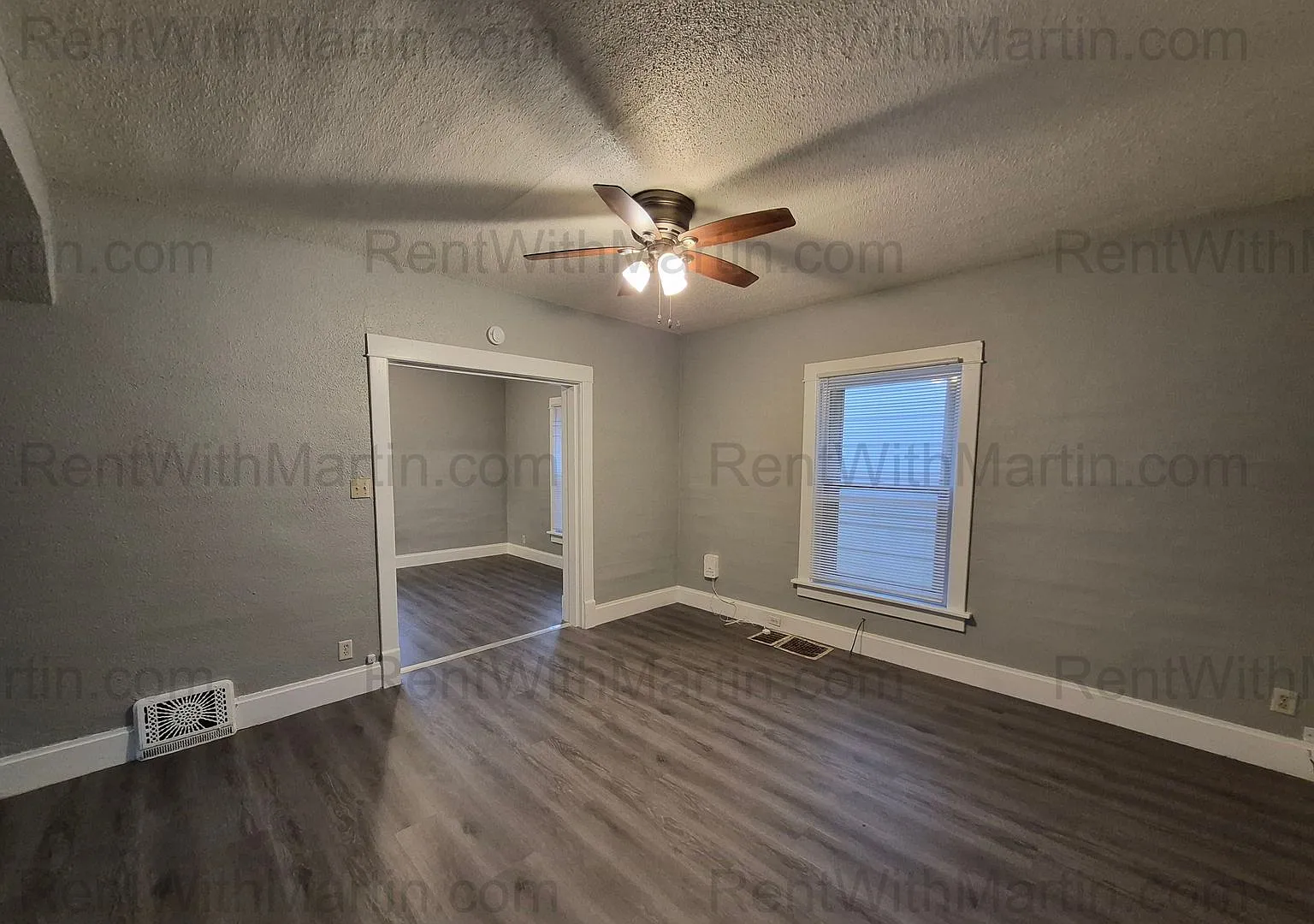 For Rent- 1404 W 2nd St *Newly Remodeled* Pets Ok* — Photo 2