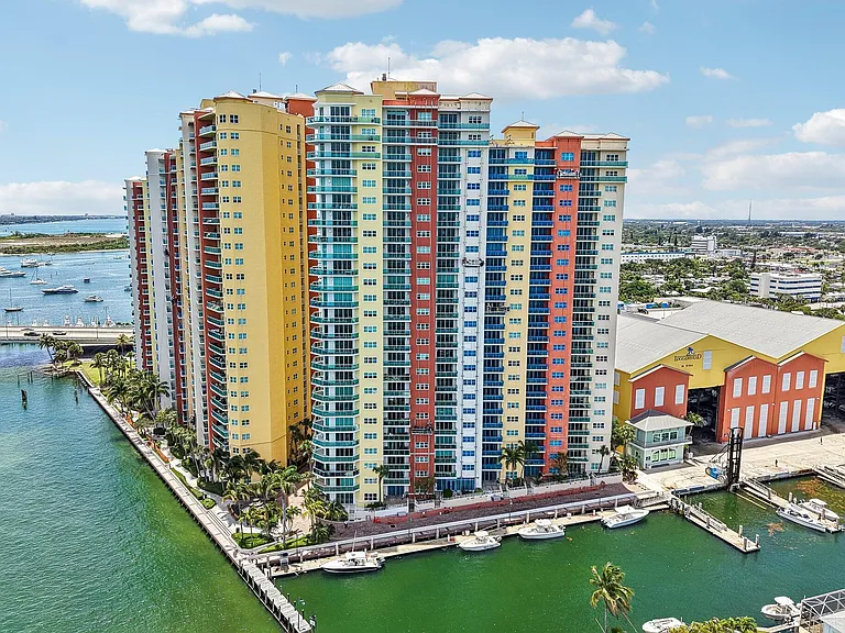 2650 Lake Shore Dr #1202 — Photo 32