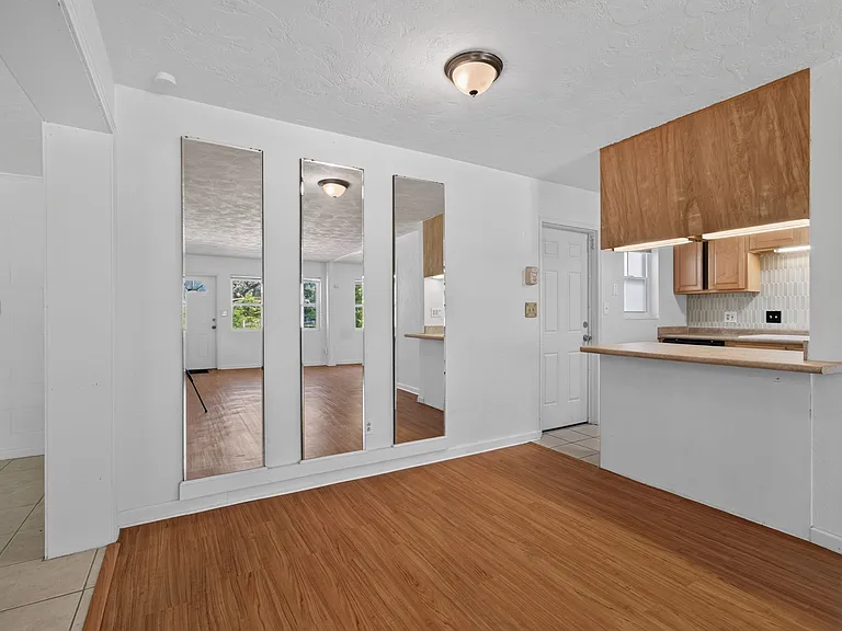 1524 NE 8th St — Photo 7