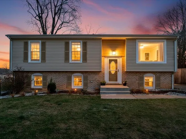 5572 Ambassador Dr, Roanoke, VA 24019