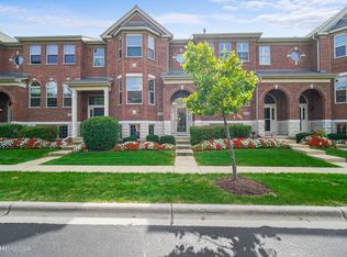 27W722 Hodges Way, Winfield, IL 60190