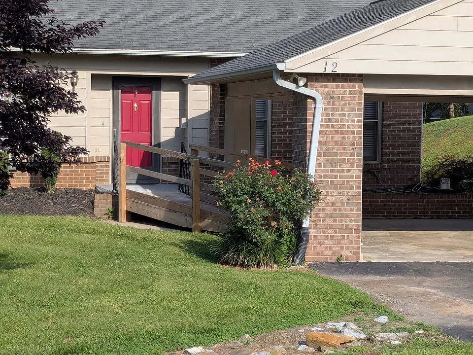 54 Deer Run Dr #12