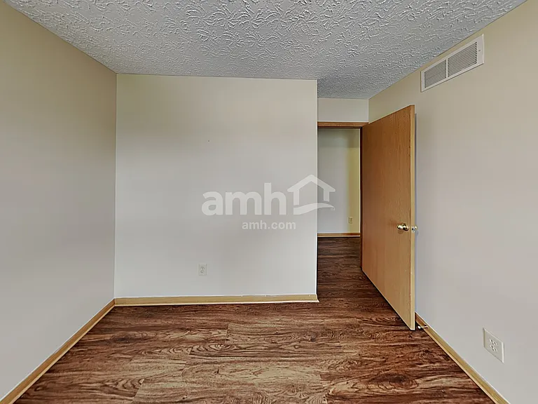 6811 Magdalena Ln — Photo 15