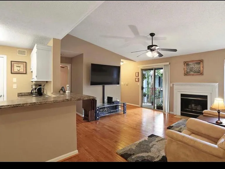 Granville Ct — Photo 13