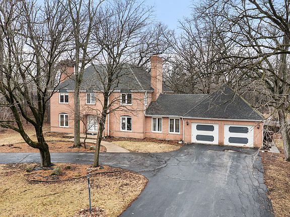 5th image of 30 Strauss Ln