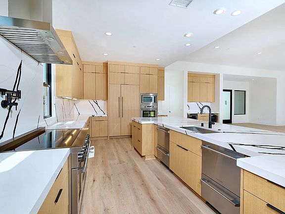 Gourmet Kitchen
