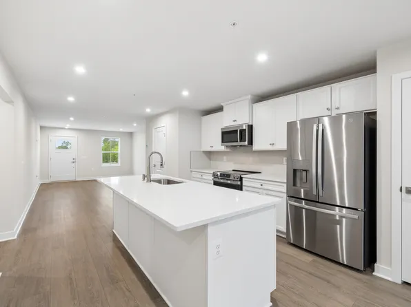 1032 Coconut Ln, Fredericksburg, VA 22406