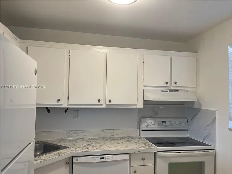 17255 SW 95th Ave #132 — Photo 3