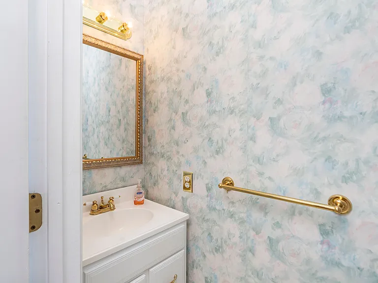 10 Waverley Grn — Photo 5