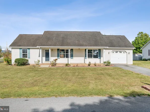 19 Princeton St, Martinsburg, WV 25404