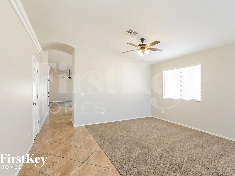 1820 S 106th Ln — Photo 4