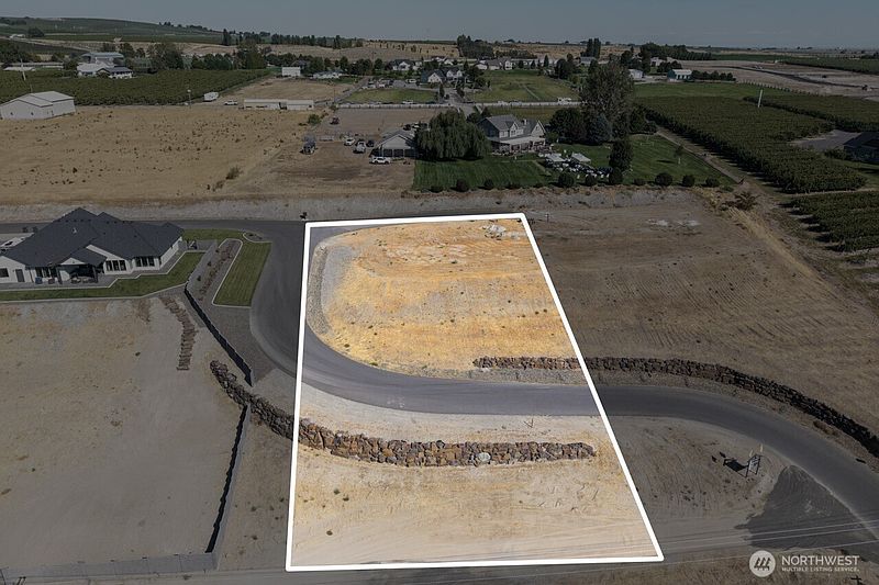 3rd image of 29 Columbia Bluff Lane