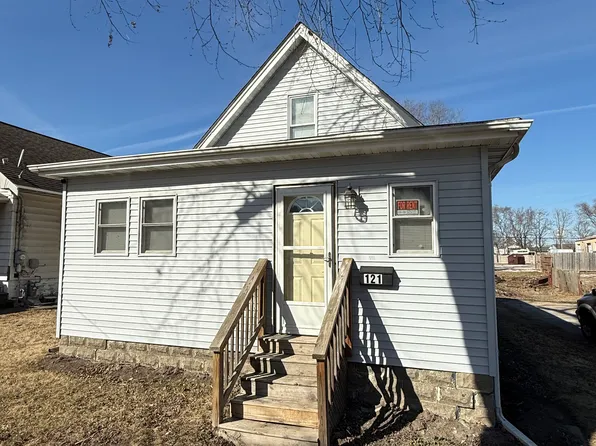 121 Collier Ave, Peoria, IL 61607