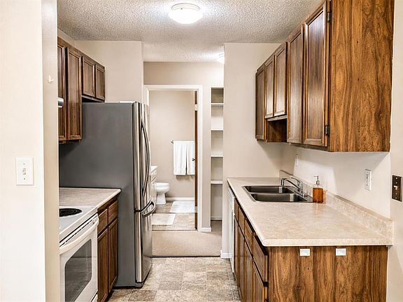 5th image of 41 S Bennett St #302