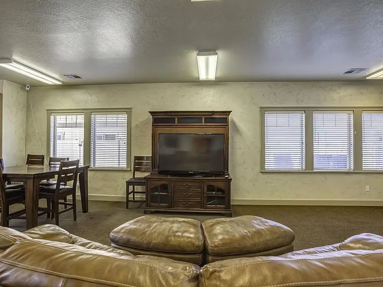 1252 N Willowbrook Ln — Photo 39